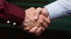 握手が弱いということは何を意味するのか？心理学ではいくつかの事実が指摘されている